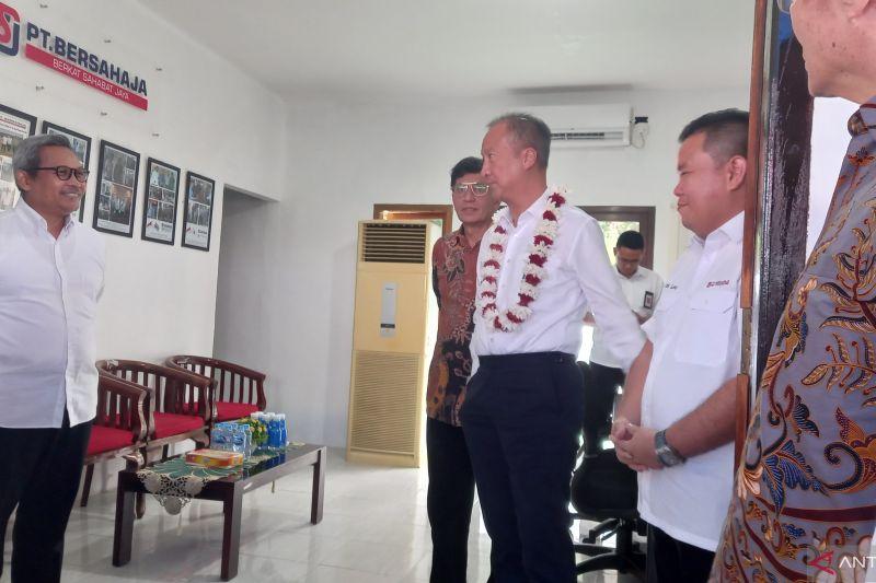 Menteri Agus Resmikan Satu-Satunya Smelter Titanium di Indonesia