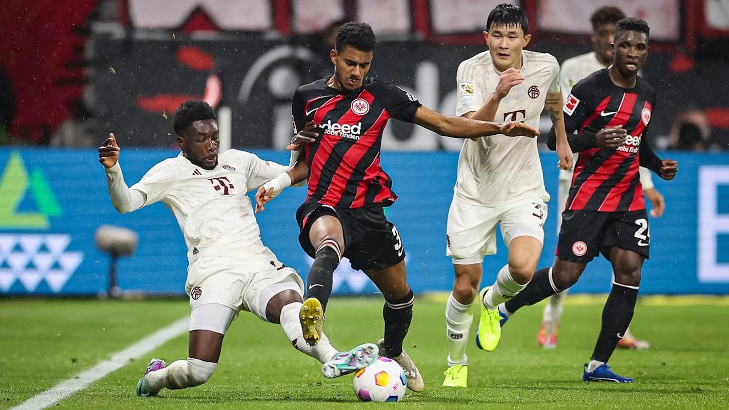 Eintracht Frakfurt Gulung Bayern Muenchen 5-1