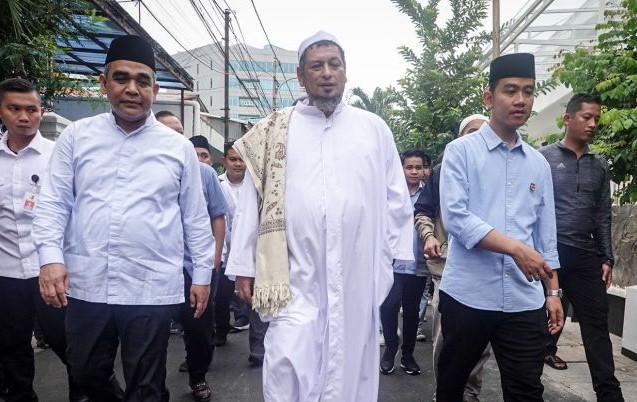 Gibran Sambangi Majelis Ta'lim Al Habib Ali Al Habsy di Kwitang Jakpus