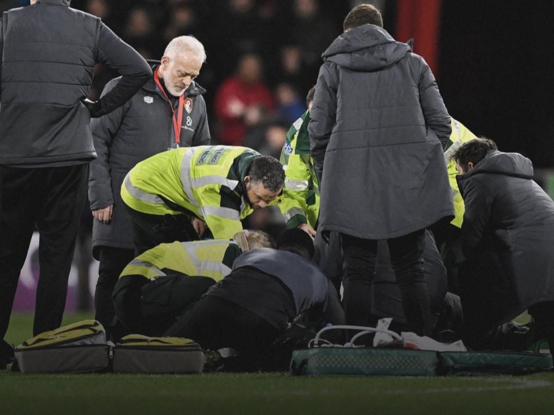 Ada Pemain Kolaps, Laga Bournemouth vs Luton Town Dihentikan!