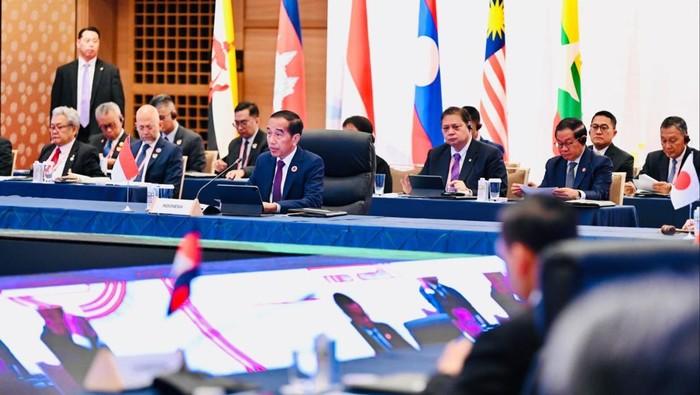 Hadiri KTT ASEAN-Jepang, Jokowi Beri 5 Pesan