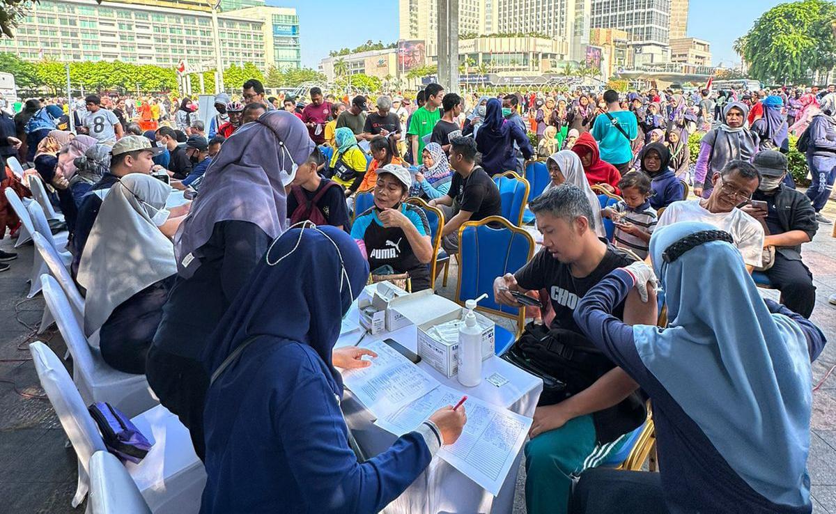 Dinkes DKI Suntikkan Vaksin COVID-19 kepada 144 Orang dari Target 8,4 Juta