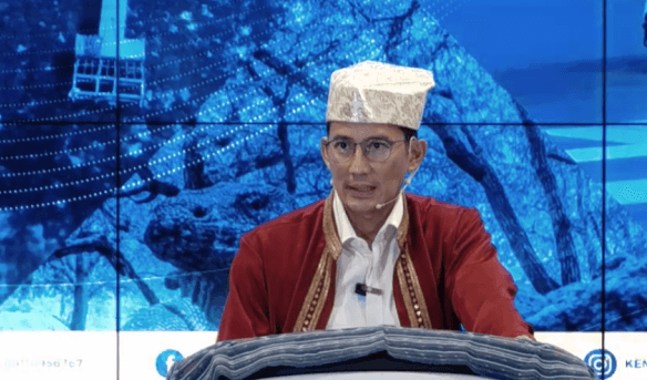 Sandi Imbau Berwisata di Dalam Negeri, COVID-19 Menggila Saat Nataru