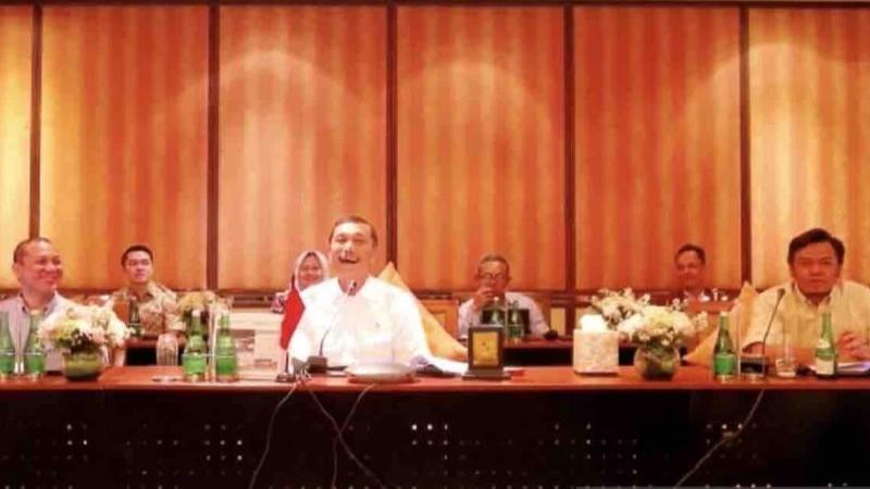 Jokowi Curhat ke Luhut Mau Kenalin Presiden Terpilih ke Para Pemimpin Dunia