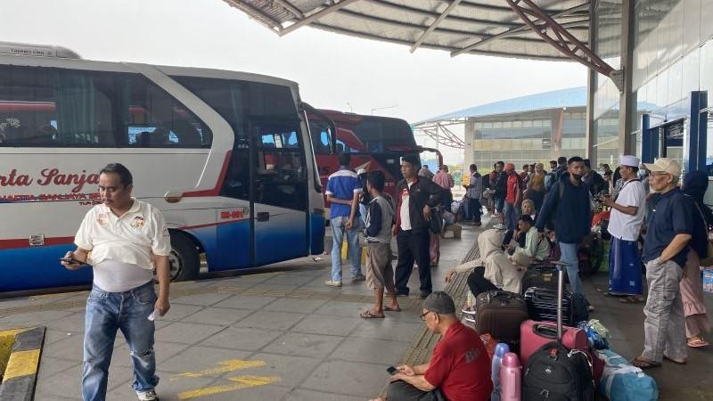 Terminal Pulogebang Alami Peningkatan Jumlah Penumpang jelang Libur Nataru