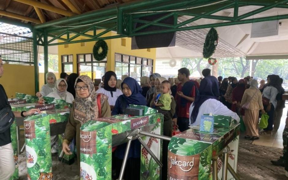 Jelang Libur Natal 2023, Jumlah Pengunjung Kebun Binatang Ragunan Nyaris 30 Ribu