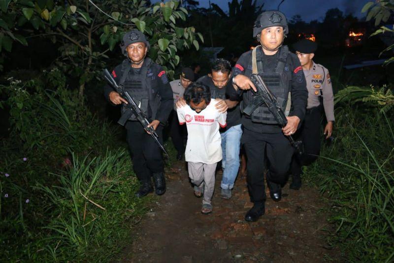 Polda Sumut Grebek Kampung Narkoba di Deli Serdang, 17 Orang Berhasil Diamankan