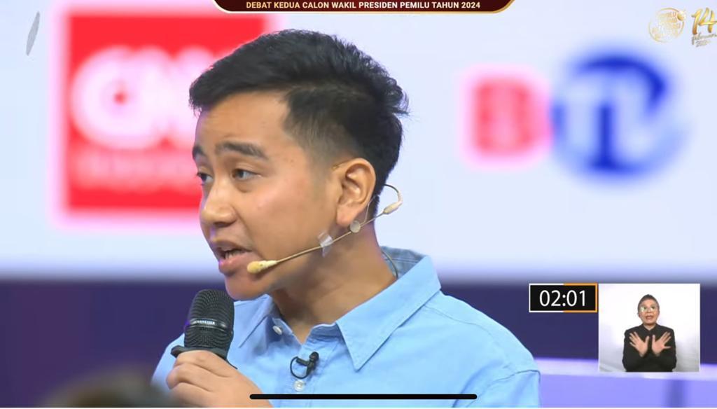 Berubah Lagi! Debat Pilpres Selanjutnya Cuma Pakai 1 Mikrofon, Terima Kasih Roy Suryo..