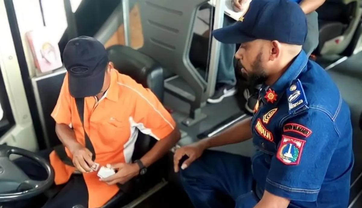 6 Ribu Bus Wisata Liar, Masyarakat Diwanti-wanti Cek Kelaikan sebelum Berlibur