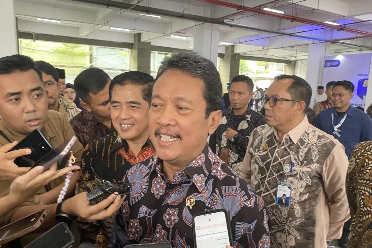 Menteri Trenggono Bagi-Bagi Ikan Gratis Semarakkan Tahun Baru 2024