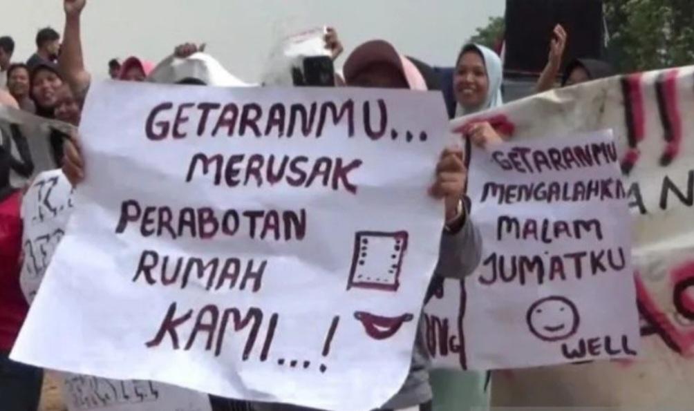 Debu Proyek Paksa Warga Bekasi Minta Kompensasi Proyek Tol Jakarta-Cikampek Selatan