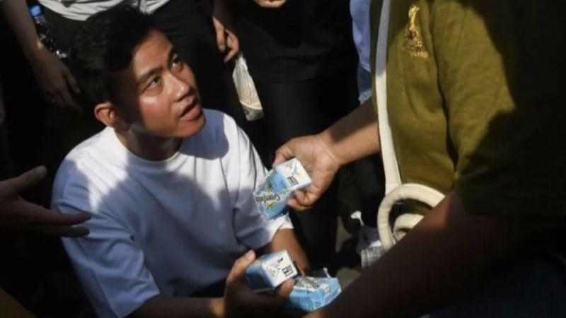 JPPR Usul Bawaslu DKI Rekomendasi Sanksi untuk Gibran Buntut Bagi-bagi Susu di CFD Jakarta