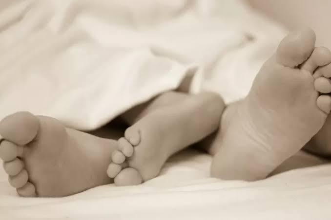 Dokter : Ini Alasan Wanita Harus Buang Air Kecil Sebelum Bercinta
