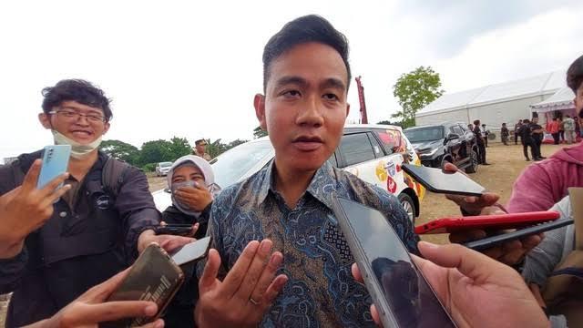 Sindir Roy Suryo, Gibran: Saya Siap Diperiksa X-ray Sebelum Debat