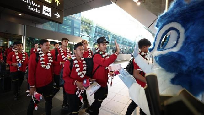 Tiba di Qatar, Timnas Indonesia Dapat Sambutan Meriah Suporter