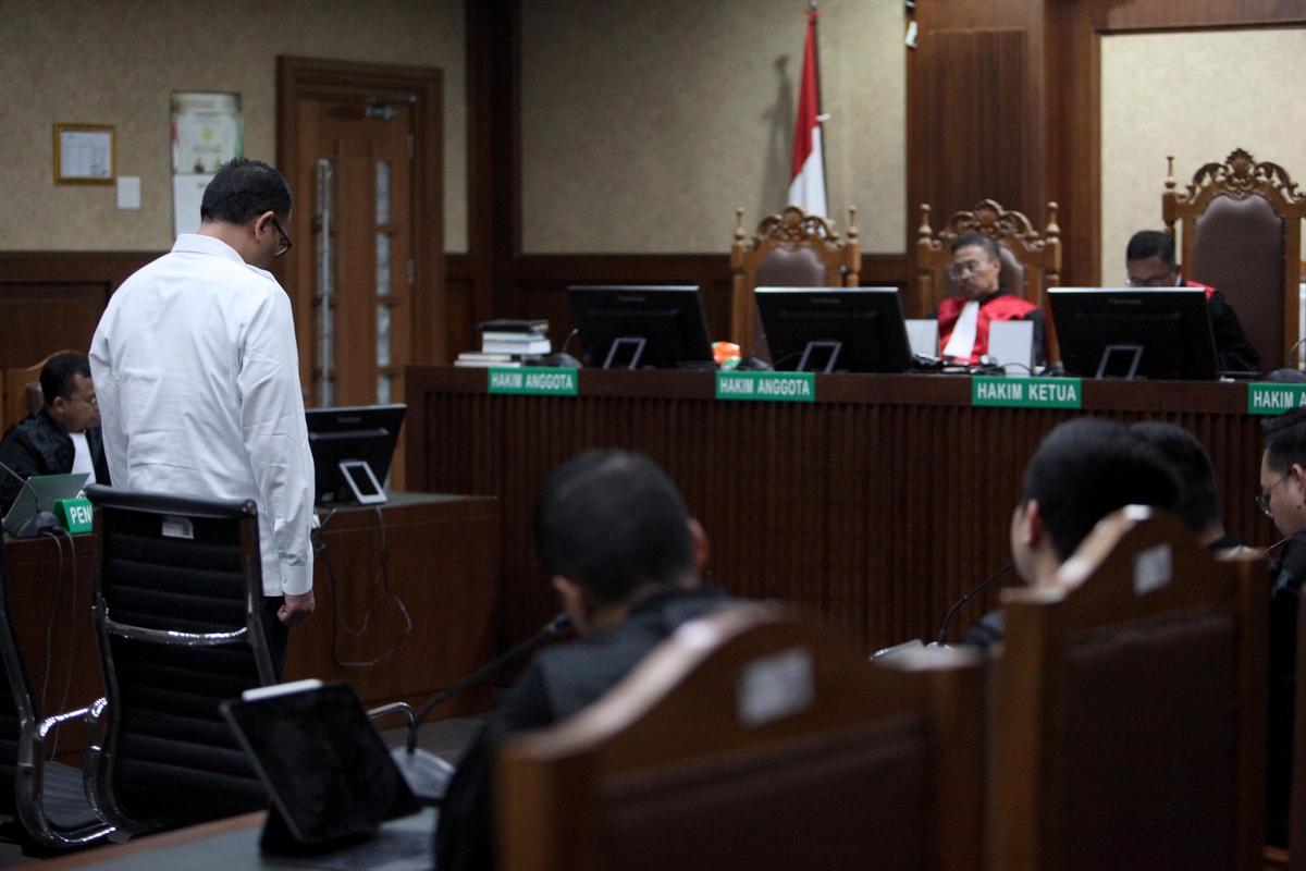Hakim Vonis Rafael Alun 14 Tahun Penjara