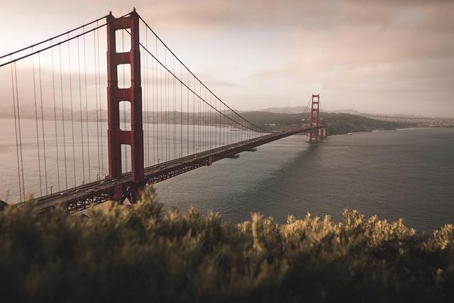 Puluhan Kasus Terjun ke Laut Tiap Tahun, Jembatan Golden Gate Dipasang Jaring Anti Bunuh Diri