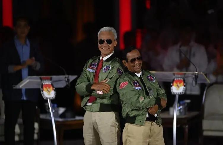 Jaket Ala Top Gun Dipakai saat Debat Capres, Ganjar akan Bikin Give Away