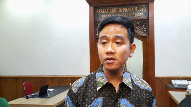 Kembali Ngantor, Gibran Ungkap Persiapan Jalani Debat Cawapres Nanti