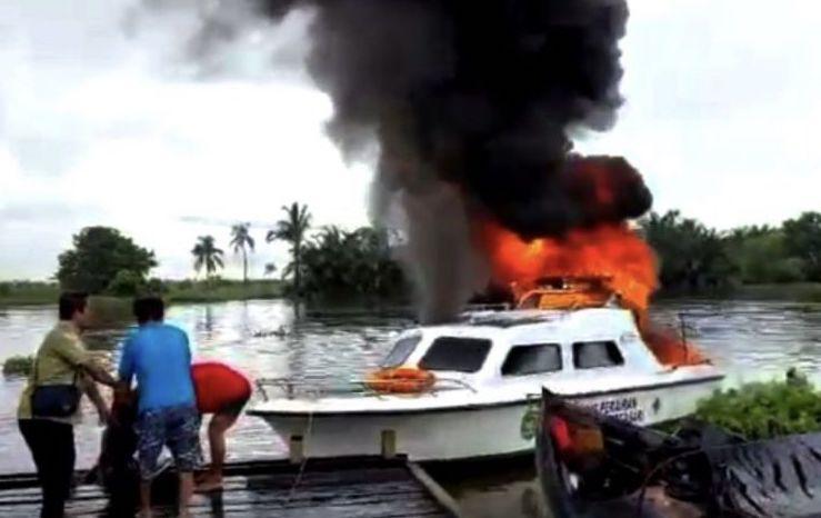 Kapal Cepat Angkut 14 Petugas Puskesmas di Tapin Terbakar, Tak Ada Korban Jiwa