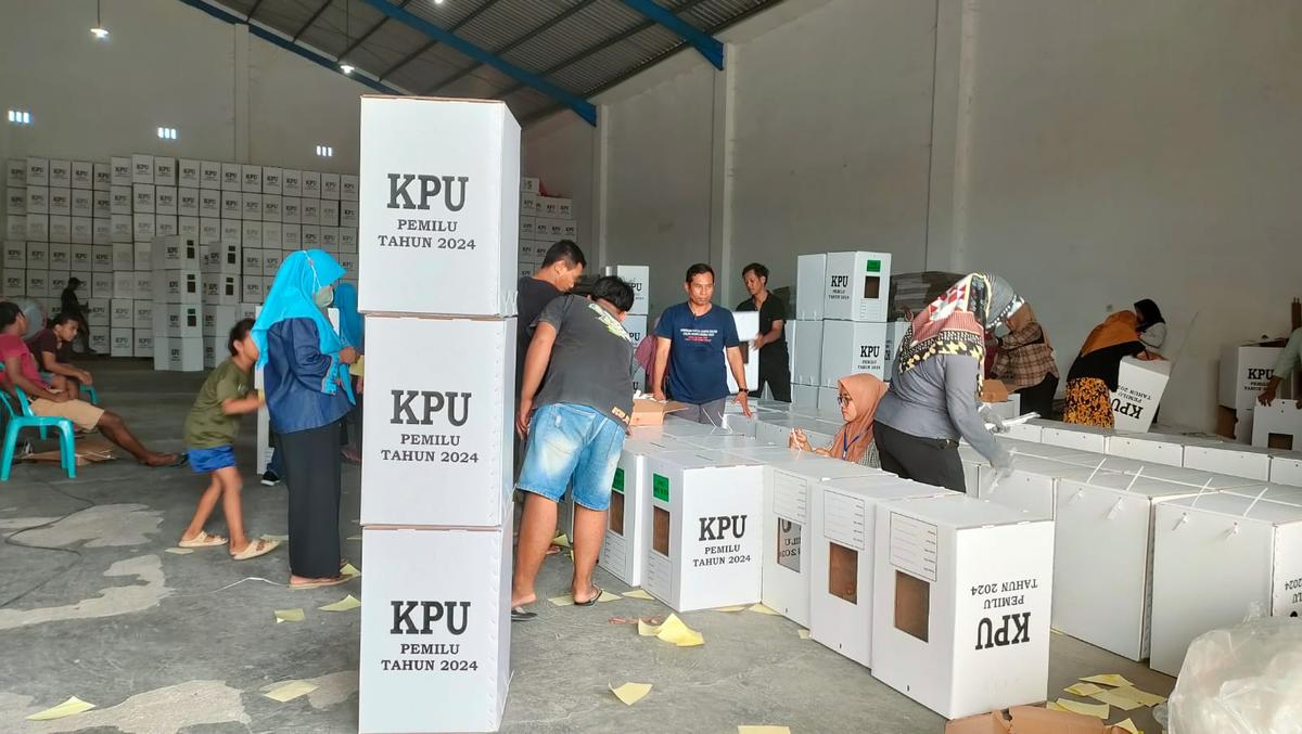 Komisi II DPR Dorong KPU Kerja Profesional Distribusikan Logistik Pemilu