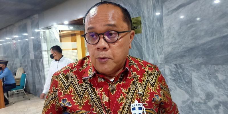 Video Viral Salam Dua Jari Muncul dari Mobil Kepresidenan, Junimart Desak Bawaslu Periksa Jokowi