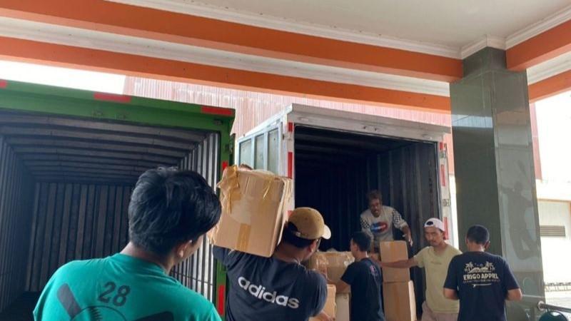 KPU Jakbar Distribusikan Surat Suara ke Gudang Logistik Kecamatan