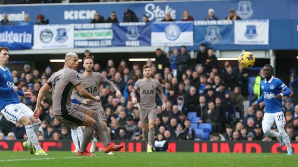 Imbang dengan Tottenham Hotspur, Everton Keluar dari Zona Degradasi