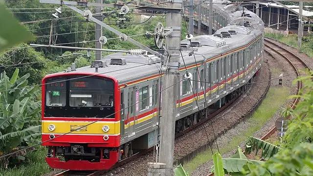 Rute Tanah Abang-Rangkasbitung Terganggu Imbas Mobil vs KRL di Tigaraksa