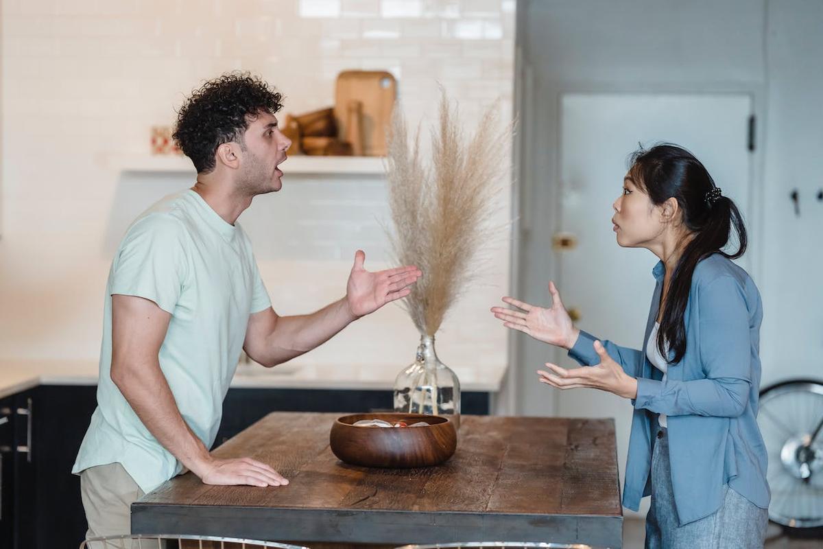 Benarkah Jika Gaji Istri Lebih Besar dapat Memicu Kekerasan Rumah Tangga? Begini Penjelasan Psikolog