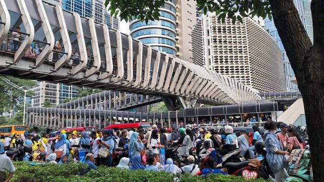 Kampanye Akbar Usai, Massa Prabowo-Gibran Sesaki Area Senayan