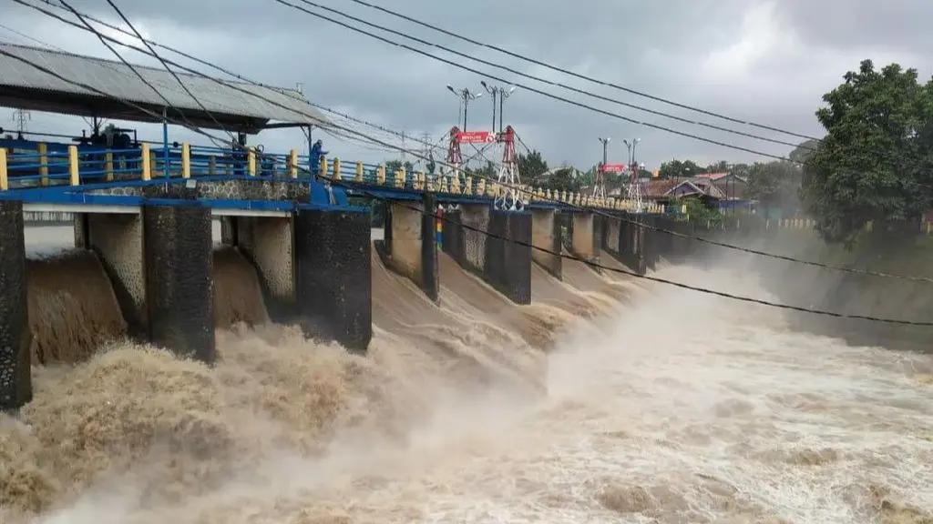 BPBD DKI Laporkan Pintu Air Pasar Ikan Siaga 2, Masyarakat di 9 Wilayah Diminta Waspada Banjir