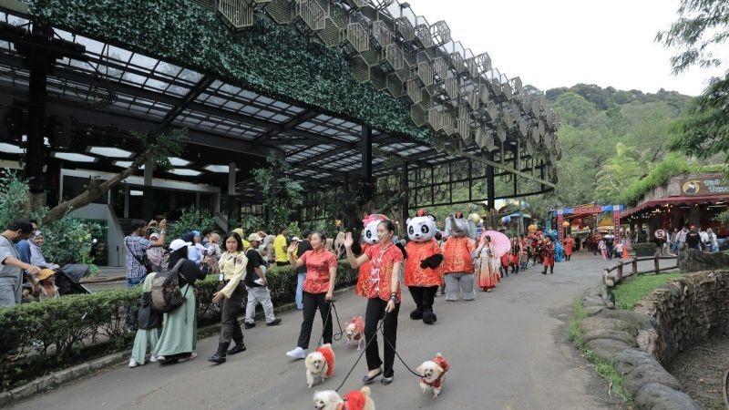 Taman Safari Berikan Diskon Khusus ke Pengunjung yang Tunjukkan Jari Bertinta