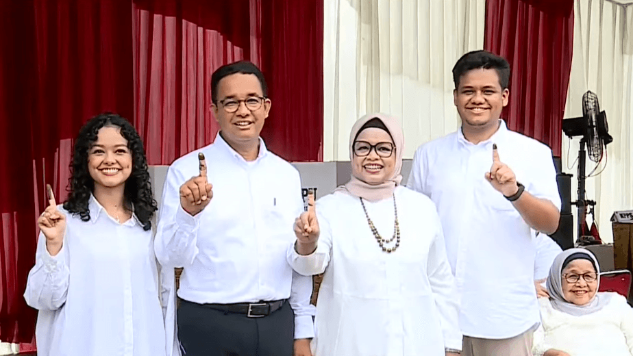Meski Hujan, Anies Ajak Warga Tetap Semangat Nyoblos