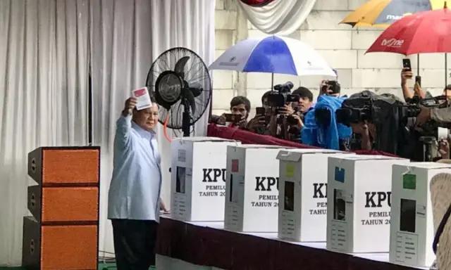 Prabowo Pantau Perhitungan Suara di Kartanegara Jaksel