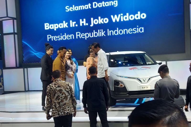 Jokowi Bicara Mobil Listrik, Insentif Ditambah Lagi?