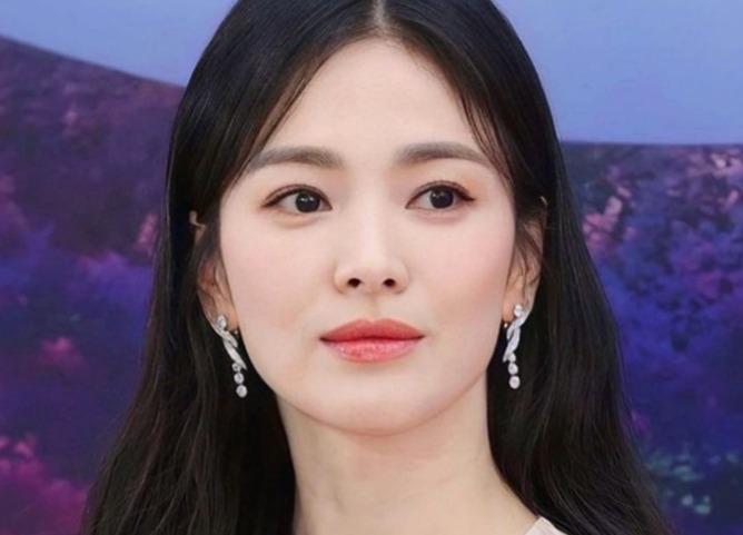 Siap-siap! Song Hye-Kyo bakal Comeback Main Film Jadi Biarawati Pengusir Setan