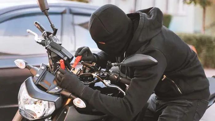 Gagal Curi Motor, Pelaku Ditangkap dan Dapat Bogem Mentah Warga