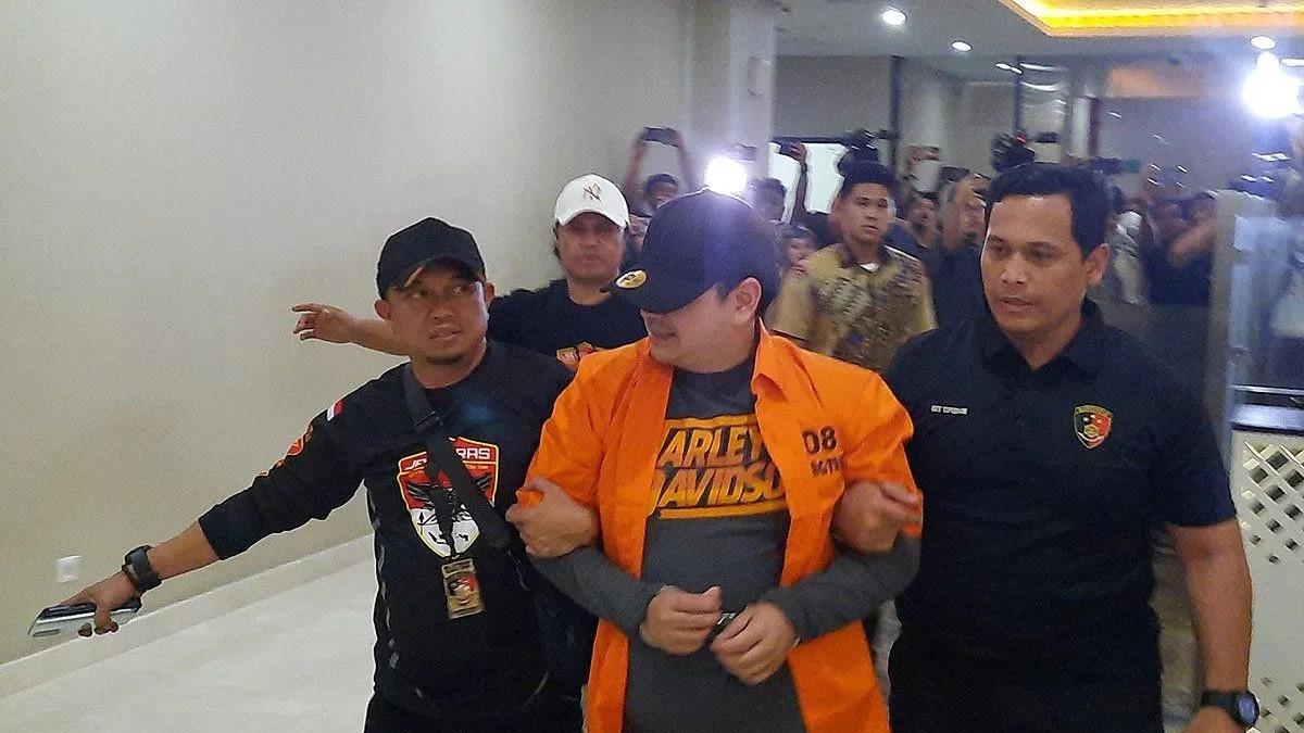 Ruang Penyimpanan Senpi Dito Mahendra Pakai Kode Akses