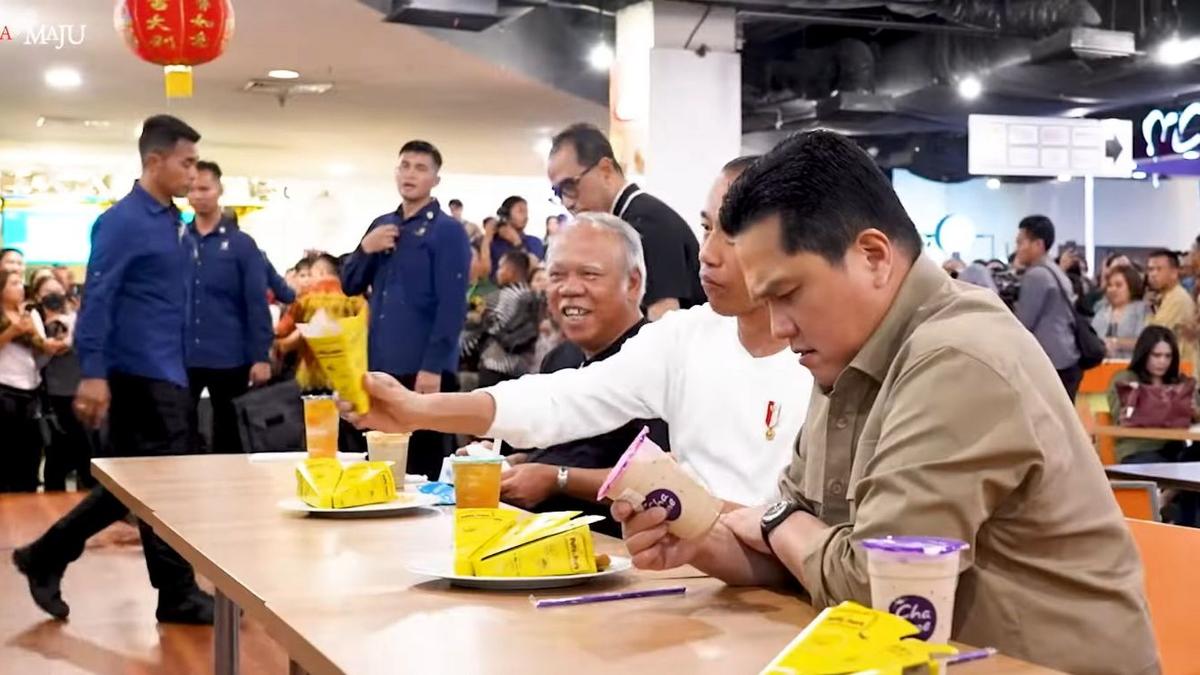 'Ngemal' di Manado, Jokowi Nyemil Chicken Nugget Bareng Menteri Erick-Basuki