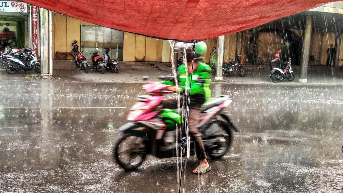 BMKG Prediksi Hujan Deras Landa Sebagian Besar Daerah