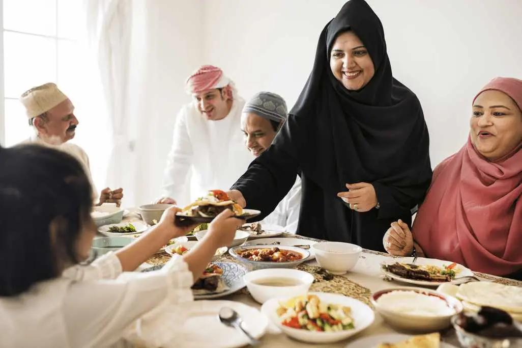 Serba-serbi Bulan Ramadan, Ngabuburit jadi Favorit?