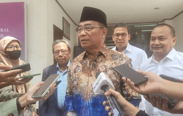 Menteri Muhadjir ‘Spill’ Alasan Sidang Kabinet Bahas Program Makan Siang Gratis