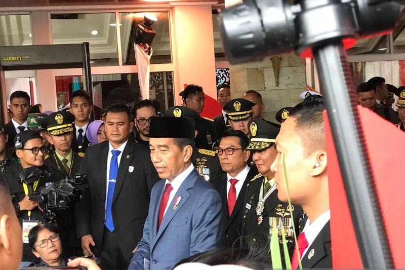 Tepis Bahas Program Makan Siang Gratis, Jokowi: Tak Ada Pembicaraan Spesifik