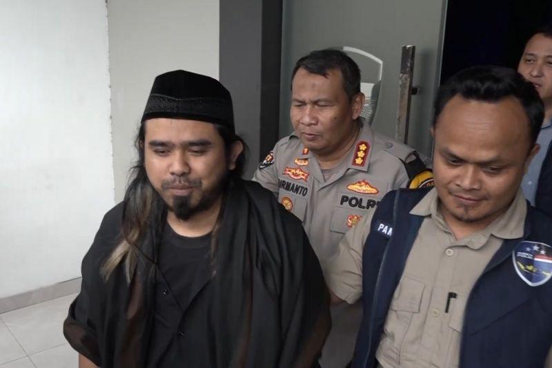 Khawatir Melarikan Diri, Gus Samsudin Dijemput Polisi Terkait Konten Tukar Pasangan