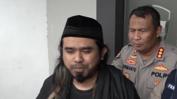 Gus Samsudin Dijemput Polisi di Blitar Sebagai Saksi soal Konten Viral Tukar Pasangan