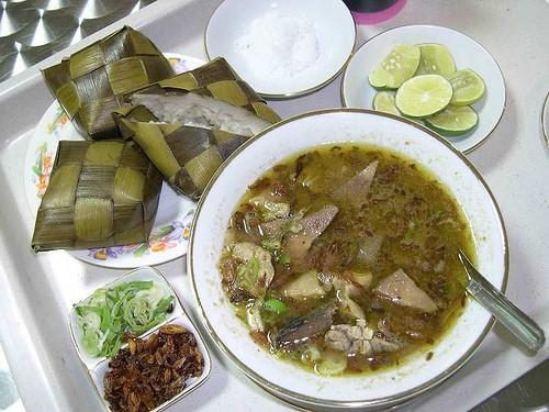 6 Kuliner Khas Makassar, Tidak Hanya Coto Makassar