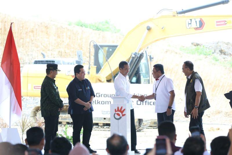Dukung Kota Pintar, Jokowi Resmikan Peletakan Batu Pertama Kantor Telkom di IKN