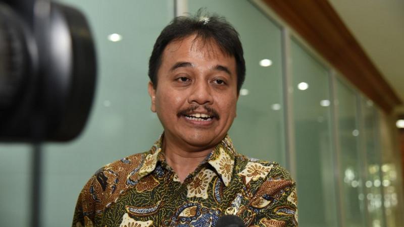 Viral Videonya Ditangkap Polisi, Roy Suryo: Hoaks!