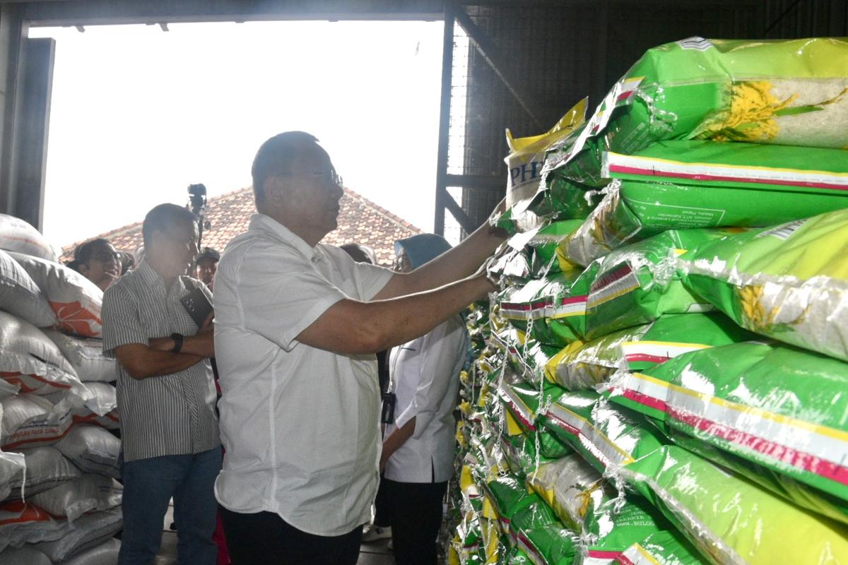Pemerintah Diminta Pastikan Beras Bulog Terdistribusi Merata Guna Menekan Kenaikan Harga